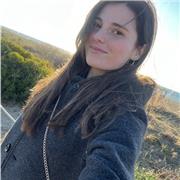 Maestra con experiencia. Mi objetivo es ofrecer diferentes formas de aprendizaje y adaptarme al alumnado, para poder ayudarle